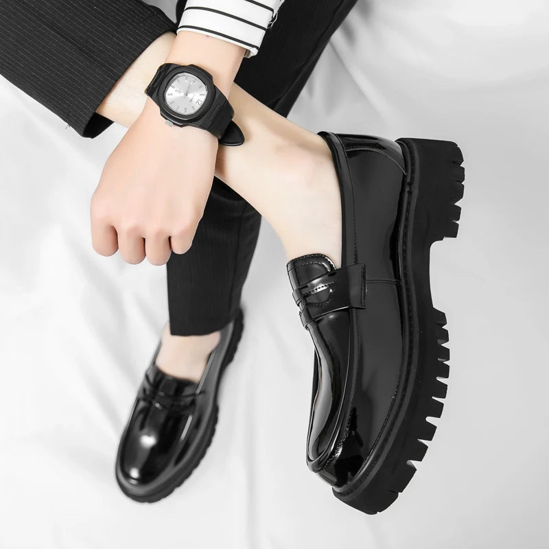 Man luxury Brand British Classic Pointed Dress Shoes Mens Patent Leather Black Wedding Shoes Oxford Formal Shoes Glossy Fashion