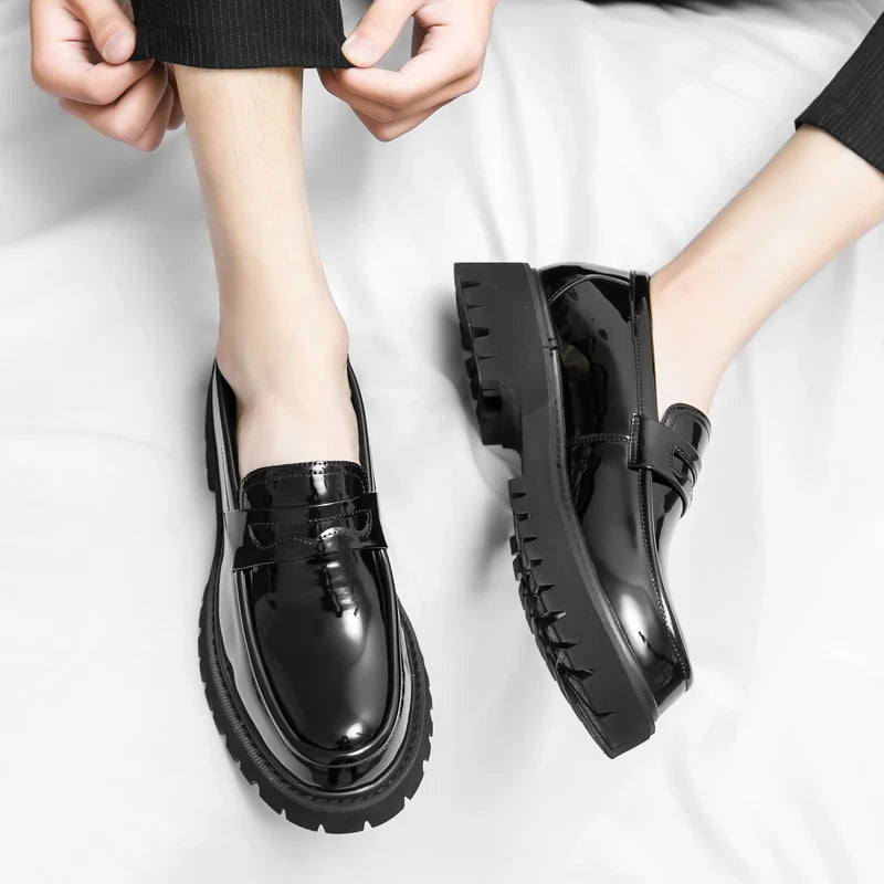 Man luxury Brand British Classic Pointed Dress Shoes Mens Patent Leather Black Wedding Shoes Oxford Formal Shoes Glossy Fashion